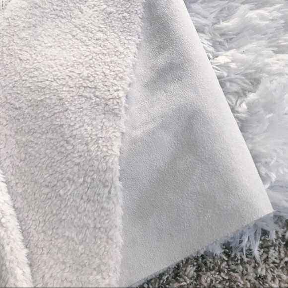 Fur / Knitted Sweater Vest - Picture 2 of 6